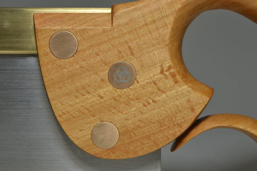 Borromean rings in bronze bolts