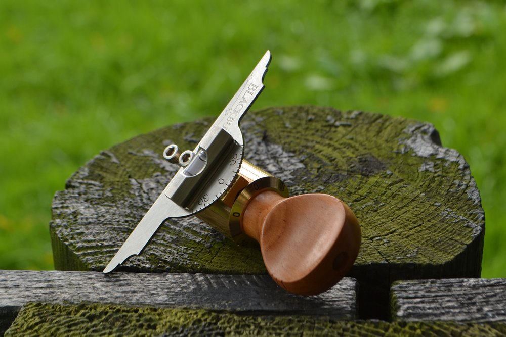 RakeMaker II picture with apple handle