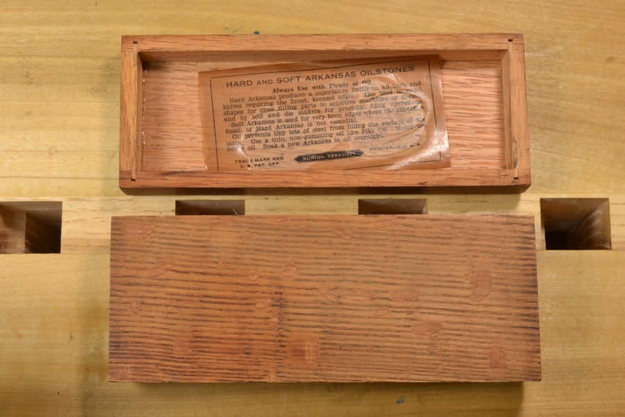 Norton Pike 6x2 hard Arkansas oilstone in wood case
