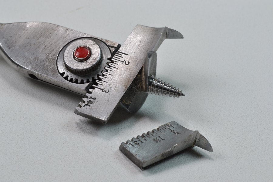 Irwin Micro-Dial No. 22 adjustable auger bit